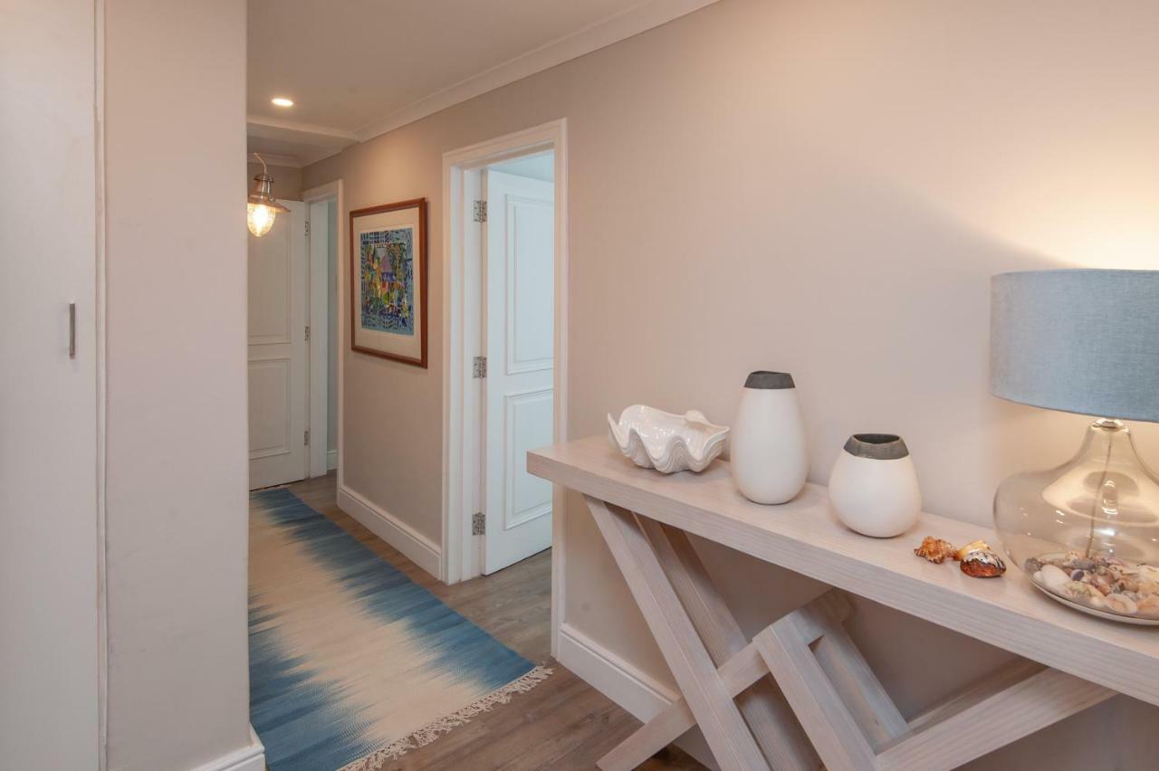 The Sun, Whales & Waves - Seafront Apartment Hermanus Exterior foto